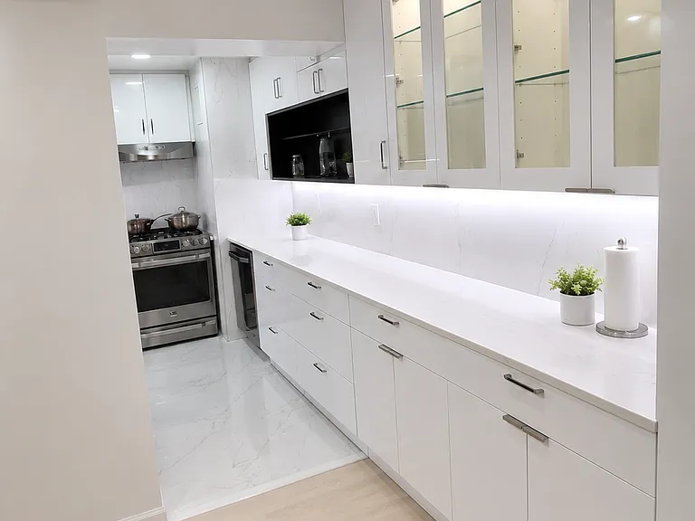 100 Beekman St #27H — Photo 2