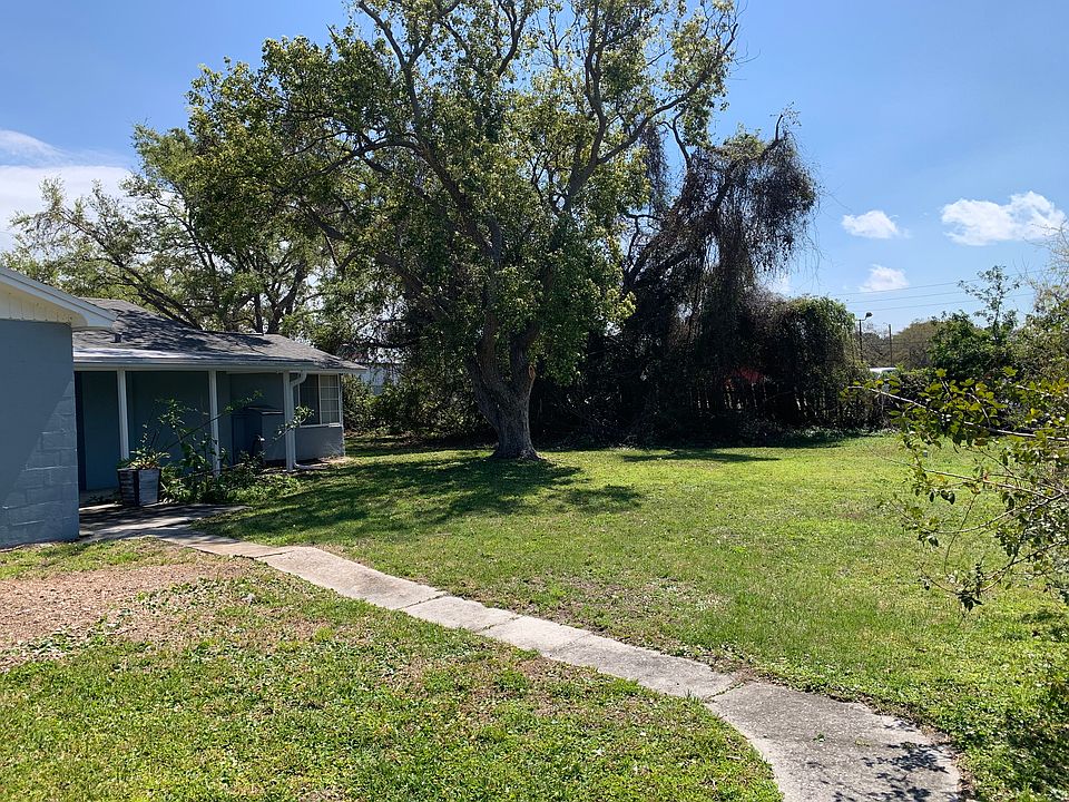 2nd image of 2723 Belle Haven Dr