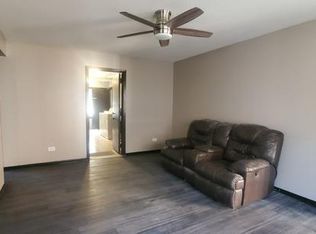 115 S Whispering Hills Dr #1, Naperville, IL 60540