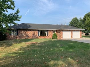 304 N Eastview Dr, Salisbury, MO 65281