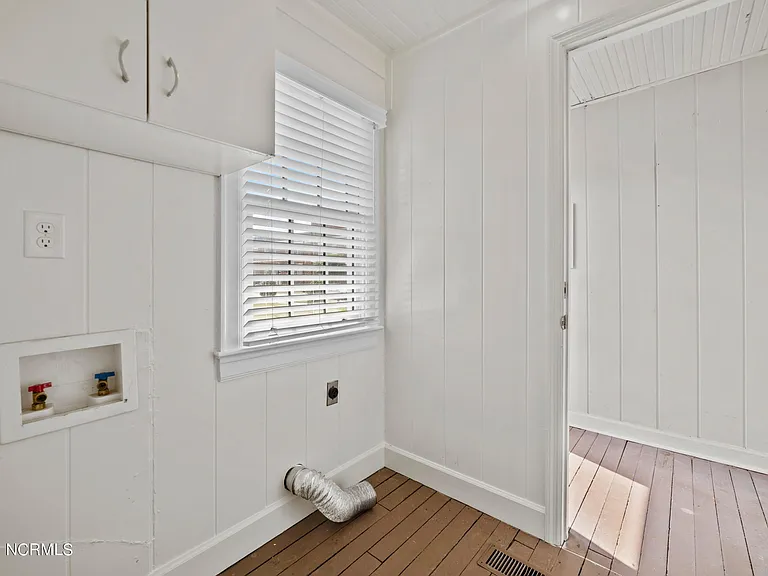 514 Broad St — Photo 15