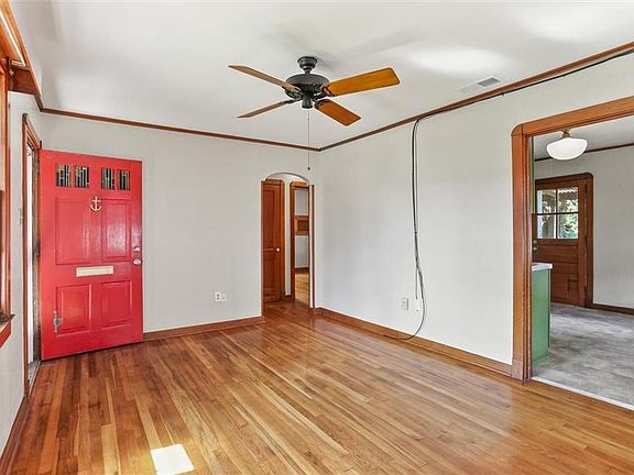 4th image of 801 Harang Ave