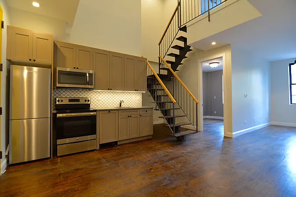 Rented by Hagstrom Management Inc | media 24