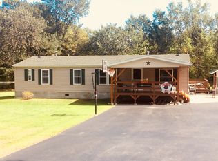 34 Dane Ln, Willsboro, NY 12996