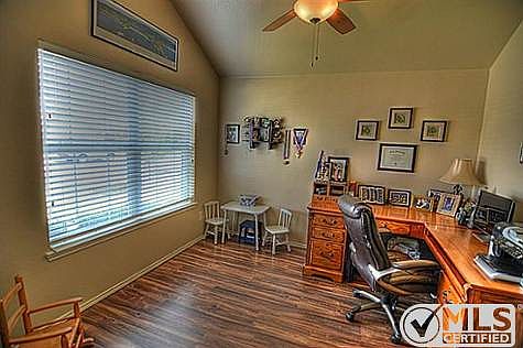 3rd image of 1817 Sable Wood Dr