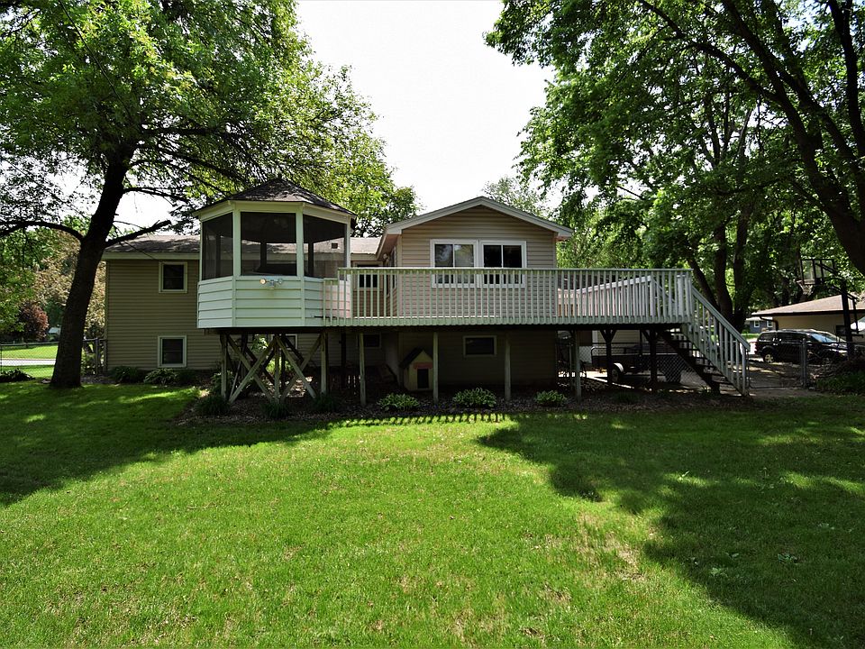 2nd image of 2704 Terrace Dr