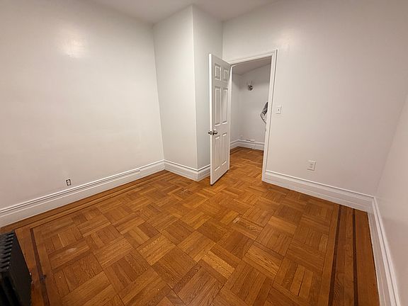 3rd image of 1646 Radcliff Ave #1