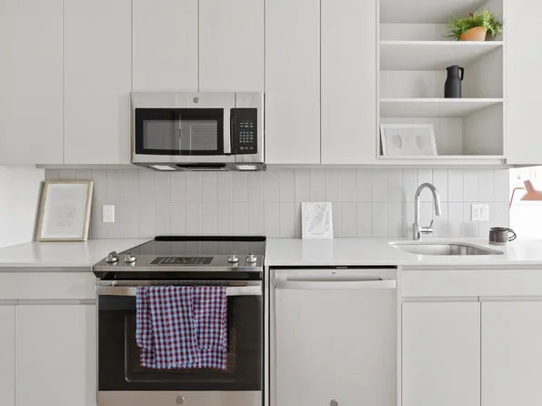 258 Saint Pauls Avenue image 3 of 9