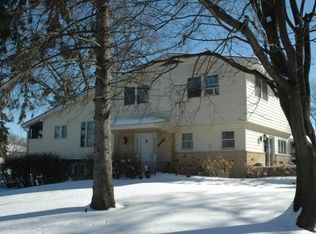 27W501 Williams St, Winfield, IL 60190