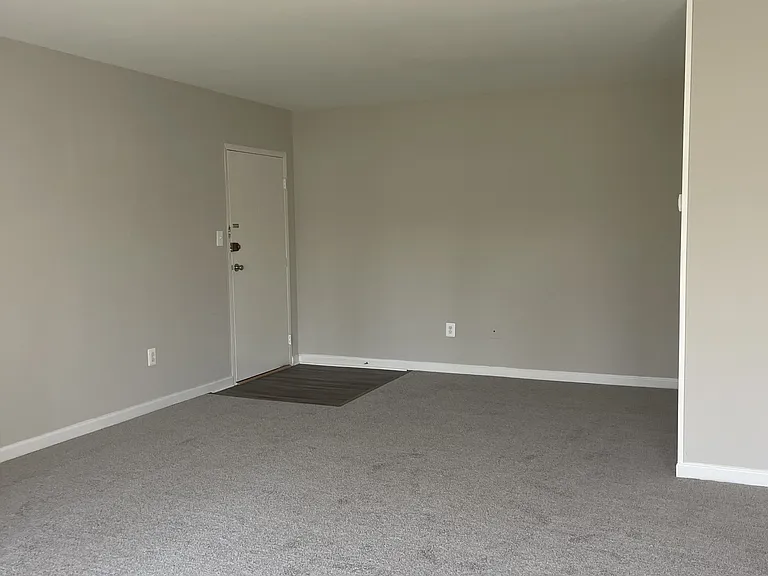 8400 Sky View Driveunit #102 — Photo 2