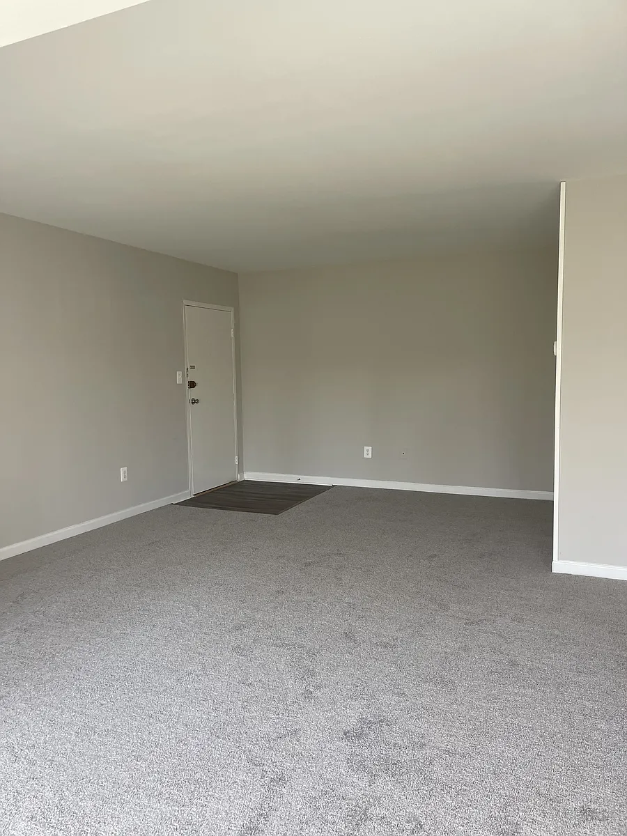 Building Photo - 8400 Sky View Driveunit #102