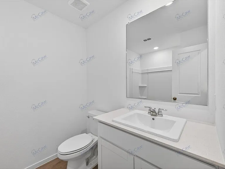 639 Montclair Ave — Photo 7