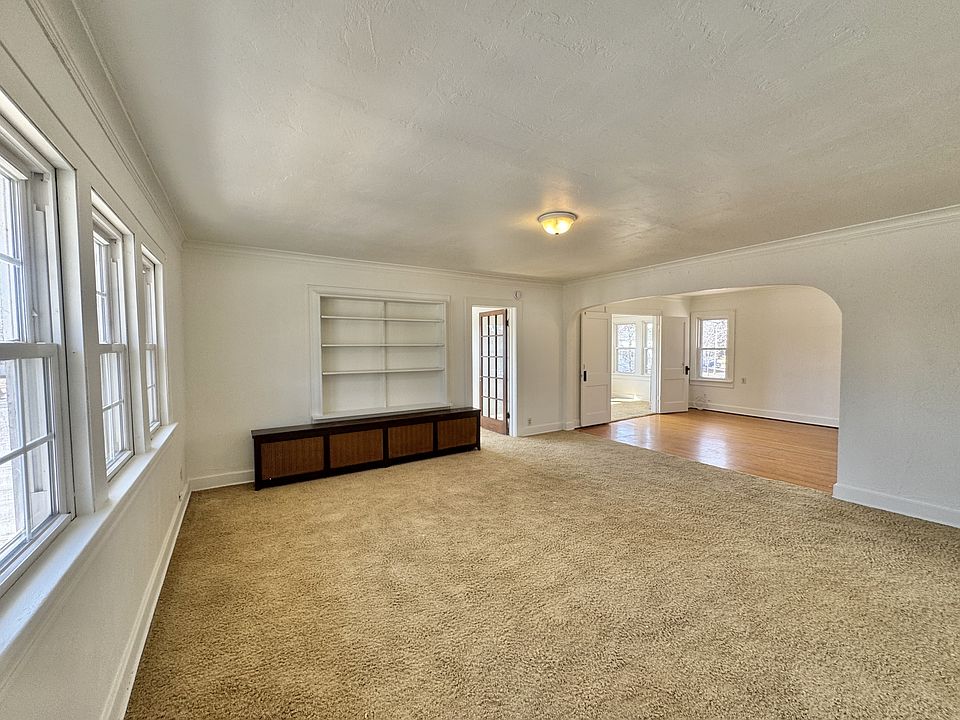 1st image of 701 N Chestnut Avenueupper