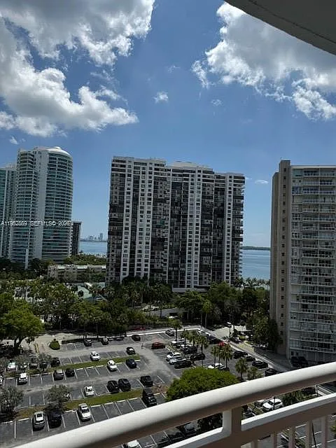 2 bed, 2.0 bath, $4,200 — Photo 3