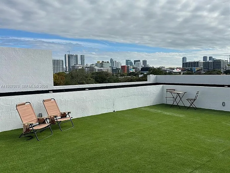 3422 NW 5th Ave #207 — Photo 6