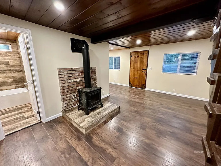 25165 Cedar St #A — Photo 4
