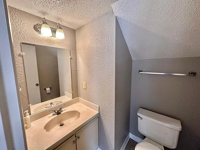 1244 Royal Crest Dr — Photo 9