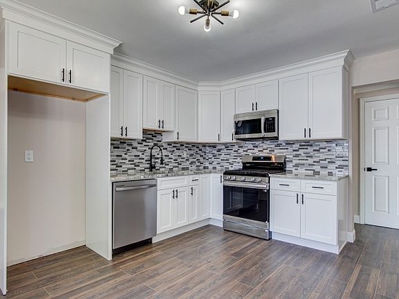 5th image of 14 Surrey Rd