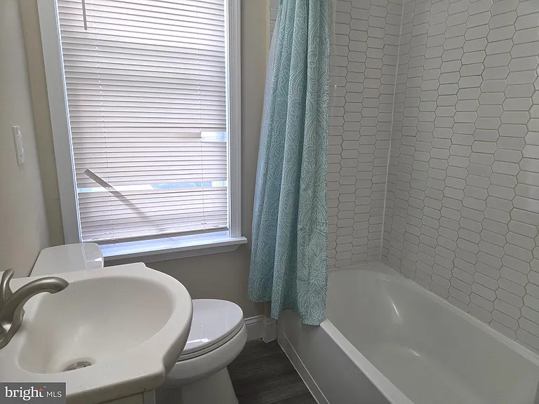 157 Robertson Ave — Photo 12