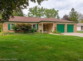 2951 Hill Dr, Troy, MI 48085