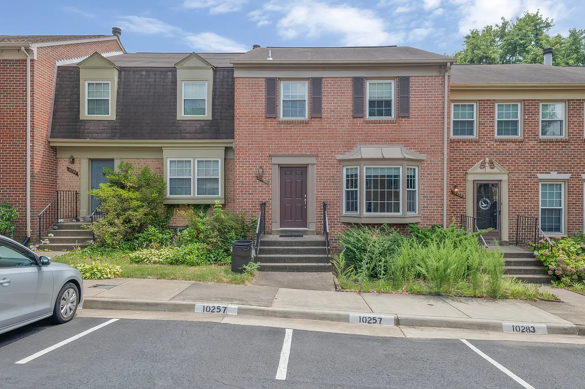 Building Photo - 10257 Friendship Ct