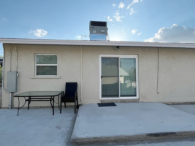 102 Walnut Ct — Photo 14