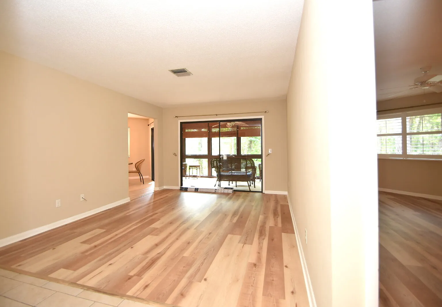 2 bed, 1.5 bath, 912 sqft, $1,595 — Photo 4
