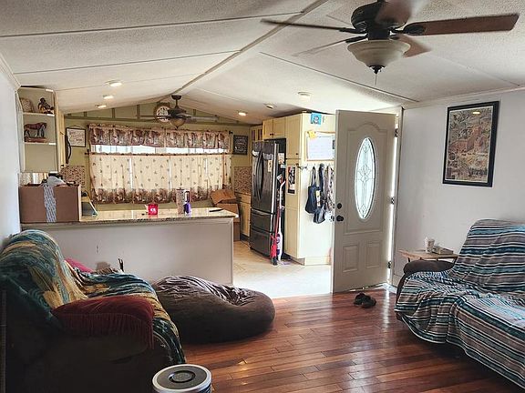 4th image of 5 Briarwood Ln
