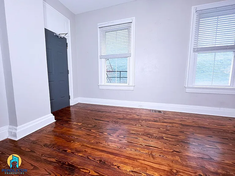 521 E 13th St #3 — Photo 9