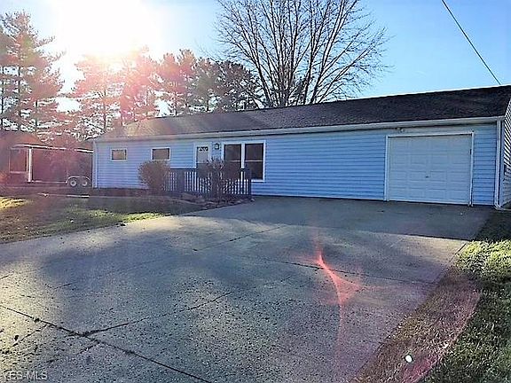 2nd image of 1952 Essex Dr