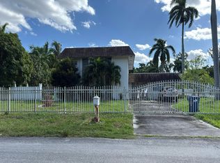 200 NE 158th St, Miami, FL 33162
