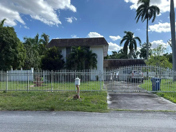 200 NE 158th St, Miami, FL 33162