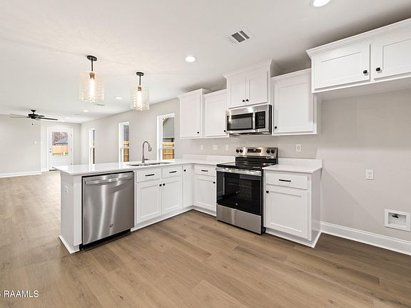 5th image of 223 Camerons Cove Dr