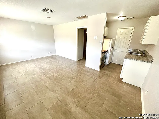 643 W Summit Ave #12 — Photo 3
