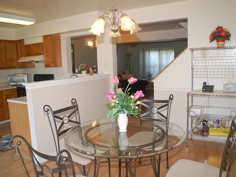Kitchen and Breakfast Area