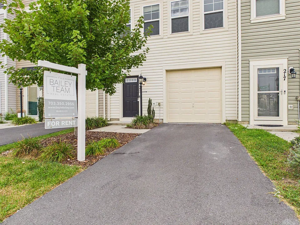 215 Starry Way Dr