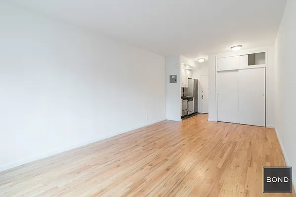 Rented by Bond New York | media 8