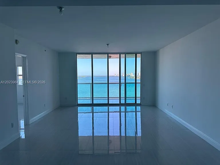 2650 Lake Shore Dr #1001 — Photo 4