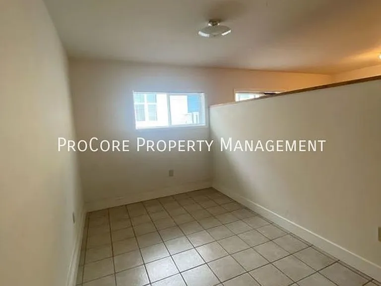 1207 W Washington St — Photo 38