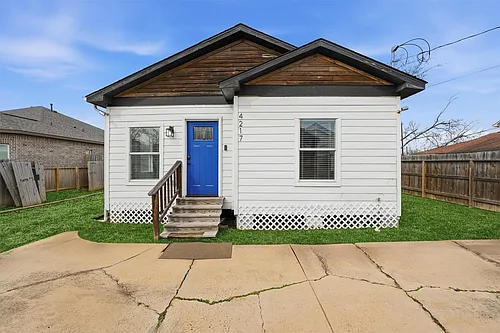 4217 Sterling St Photo 1
