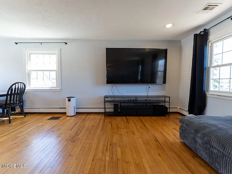 406 Lawrence Dr — Photo 28