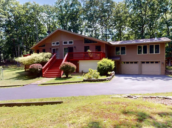 132 Southwynd Dr, Milford, PA 18337