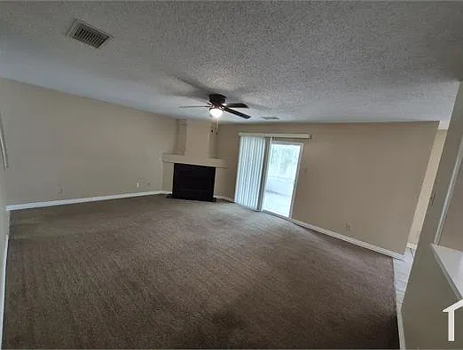4 bed, 2145 sqft, $1,895 — Photo 4