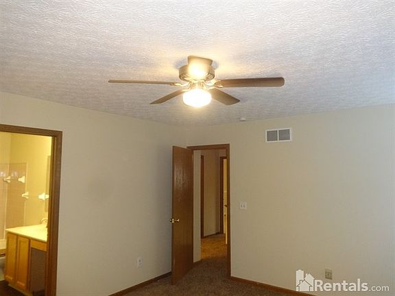 3rd image of 728 Bouvier Ct