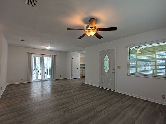 4th image of 8438 NW 39th Cir