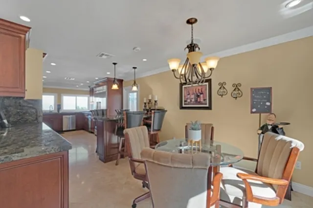 1044 S Burlwood Dr — Photo 4