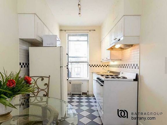 4th image of 450 E 84th St #2A