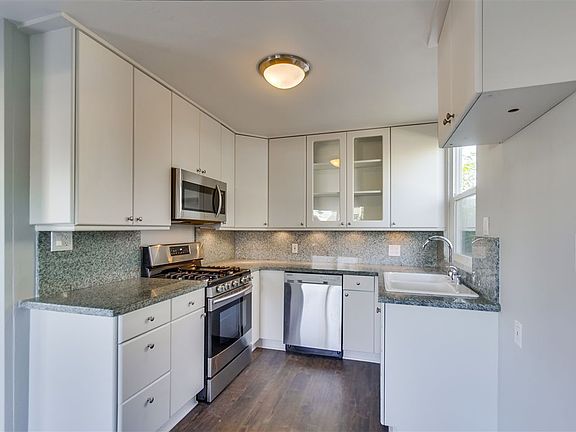4th image of 4120 Swift Ave