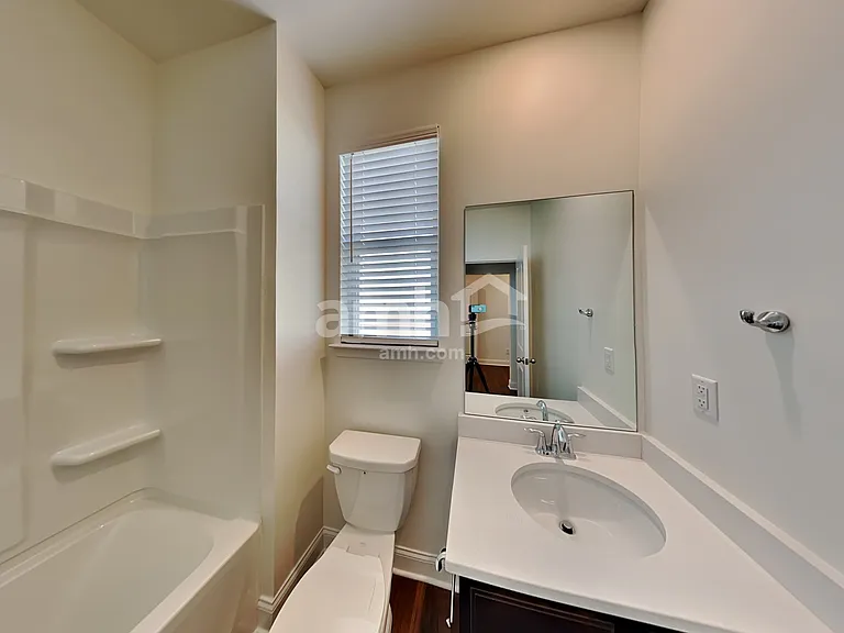 2072 Windsor Park Ave — Photo 24
