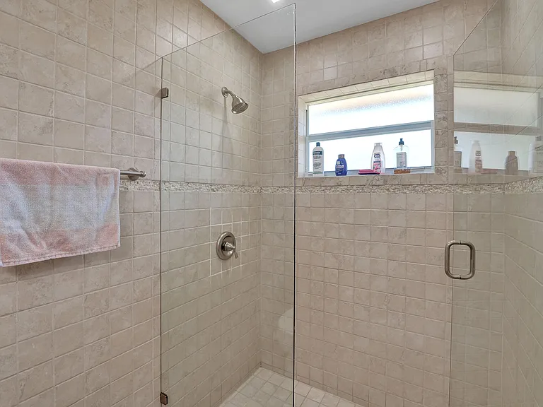 4701 N 36th Ct — Photo 13